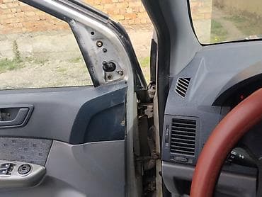 matrix toyota: Hyundai Matrix: 2003 г., 1.3 л, Механика, Бензин, Универсал — 5