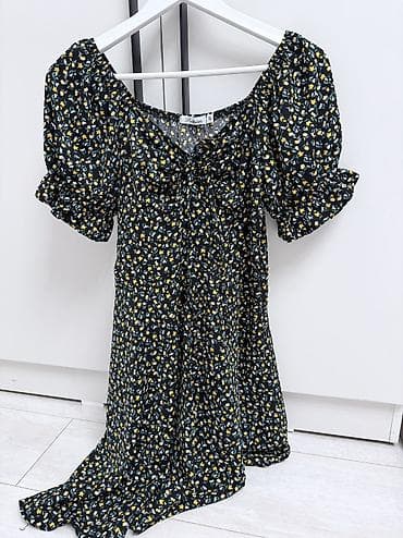 одежд: Продаю платья, размер xs-s, стоимость 200 сом за каждое, в идеальном — 2