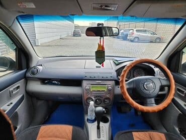 япошка авто: Mazda Demio: 2004 г., 1.3 л, Автомат, Бензиновая, Хэтчбэк — 4