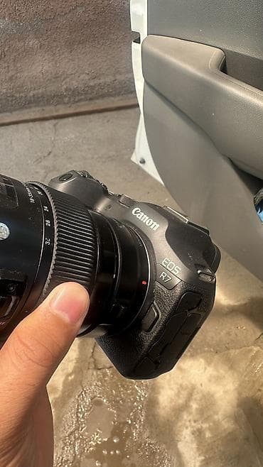 mercedes benz s class 180: СРОЧНО Продам Canon EOS R7 + переходник, Sigma 18-35 f1.8 Art + — 7