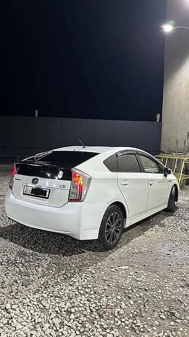 летние: Toyota Prius: 2015 г., 1.8 л, Вариатор, Гибрид, Седан — 9