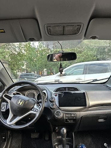 Продажа авто: Honda Fit: 2011 г., 1.5 л, Автомат, Бензин, Хэтчбэк — 8