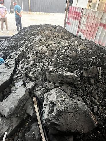 Уголь: Оптом срочно ‼️ Примерно 8-9 Т Описание: - Топливный уголь каменный — 1