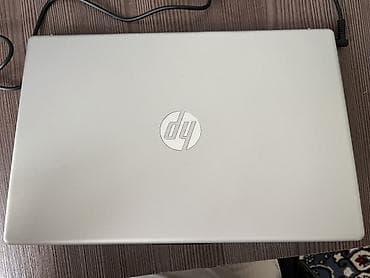 hp 15: Ноутбук HP, серебристый корпус. Характеристики по фото: - Экран около — 1