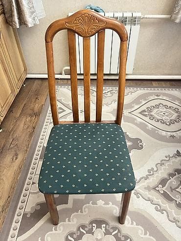 small table: Обеденная группа из дерева: овальный стол и 5 стульев. Стол 2м длина 1 — 2
