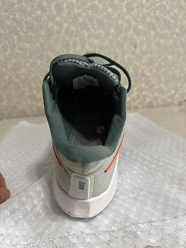 оптом кроссовки: Найк оргинал чуть размер маленький 42 одевал пару раз под масло — 2