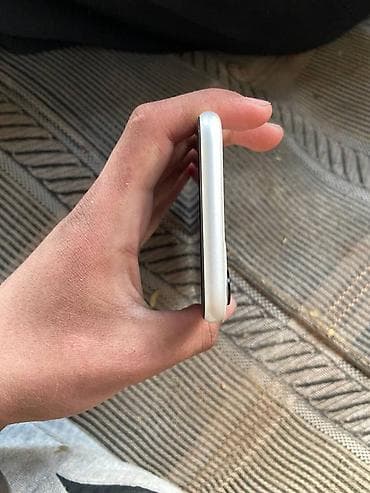 iphone 4: IPhone 11, Б/у, 64 ГБ, Белый, Чехол, Кабель, 74 % — 6