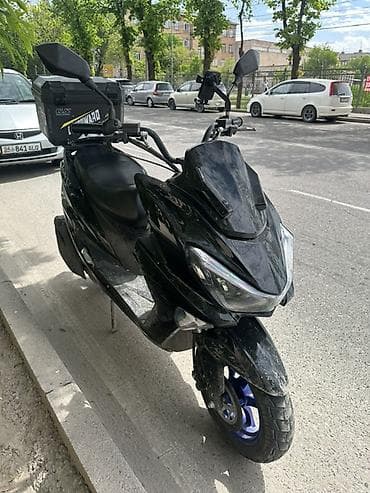 Макси-скутер 150 куб. см, Бензин, Б/у