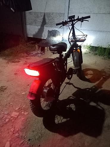 Велосипеддер: Электровелосипед с толстыми колёсами (fat bike) и полной светотехникой — 1
