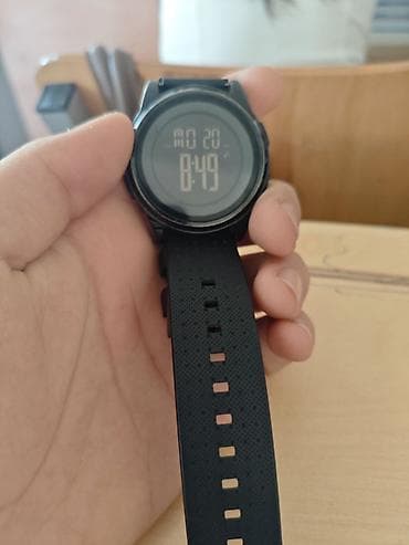 red center: За всех 1300 Skmei за 700 остальные по штучно 300 состояние хорошее — 1