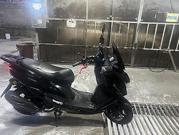 мото фила: Q max. Цвет — Total Black. 150 куб,по документам 49 куб. Шлем в — 2