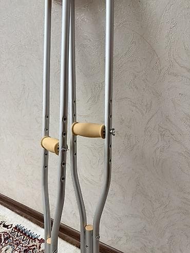 таяка: Подмышечные костыли, пара. Новые, купили, но не прнадобились. - — 3