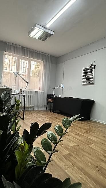 кабинет в аренду маникюрный: Кабинет для бьюти-услуг (маникюр/педикюр, ресницы, брови) Светлое — 2