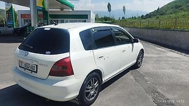 Honda Civic: 2000 г., 1.5 л, Вариатор, Бензин, Хэтчбэк — 4