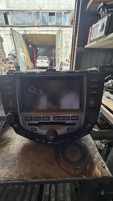 Штатная мультимедийная система/головное устройство для автомобиля