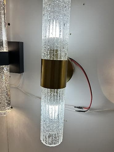 Бра с двумя цилиндрическими плафонами из фактурного «кракле» стекла и