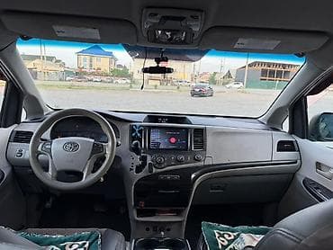 toyot: Toyota Sienna: 2011 г., 3.5 л, Автомат, Бензин, Минивэн — 8