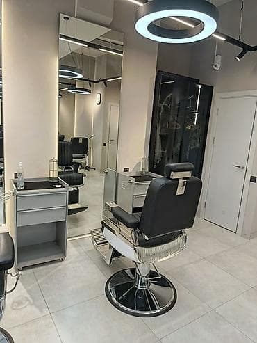 Оборудование для салонов красоты: Сдаётся место в барбершопе Сдаю рабочее место для барбера в — 3