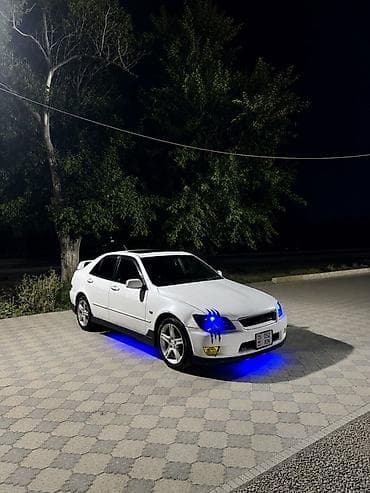 Toyota Altezza: 1999 г., 2 л, Автомат, Бензин — 1