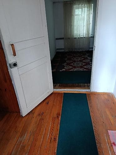 гараж кирпичный: Продаётся жилой дом с большим приусадебным участком и садом. - Дом — 5
