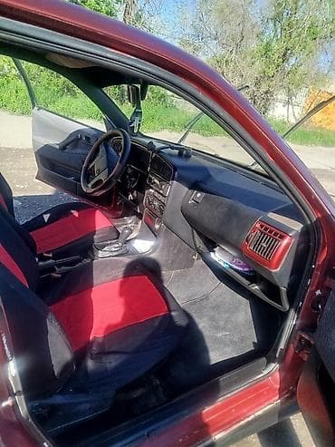 авто сатылат: Volkswagen Passat: 1989 г., 1.8 л, Кол менен иштөөчү, Бензин, Седан — 7