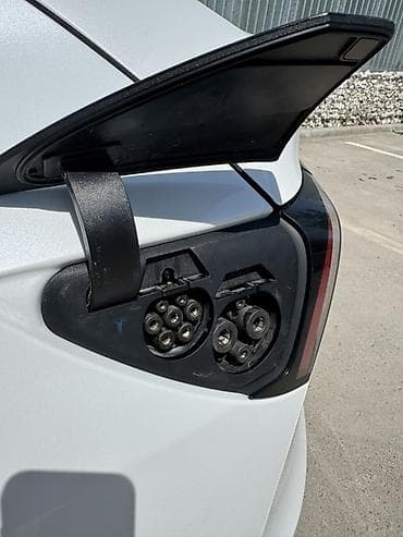 Tesla: Tesla Model Y: 2023 г., Автомат, Электромобиль, Кроссовер — 3