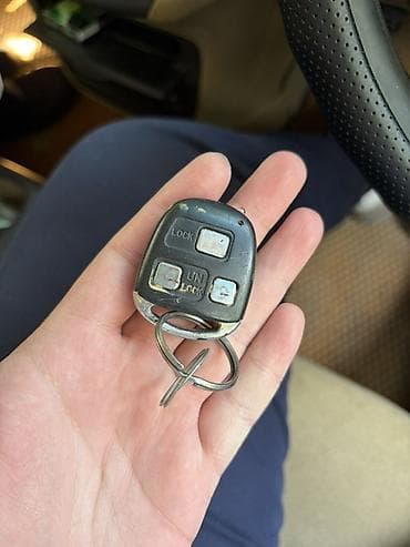 пульт для авто: Ключ Toyota Оригинал — 2