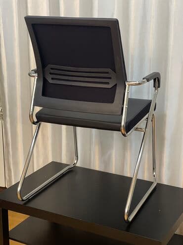 офис кресло: Стул для посетителей! Для офиса Каркас хромированный Цвет: черны — 4