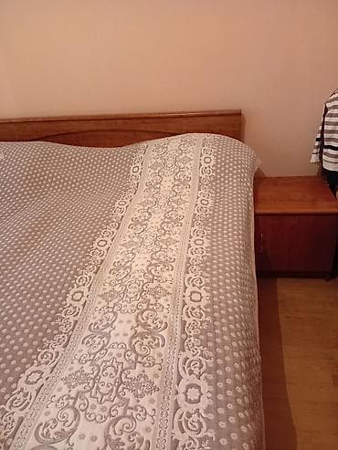 столик с зеркалом: Спальный гарнитур в классическом стиле, цвет — тёплый орех/вишня — 4