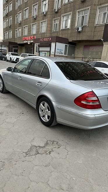 nisan maxima: Mercedes-Benz E-Class: 2002 г., Седан — 5