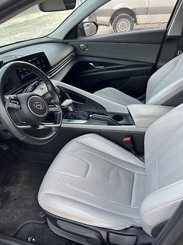 camry 2020: Hyundai Elantra: 2021 г., 1.6 л, Автомат, Бензин, Седан — 10