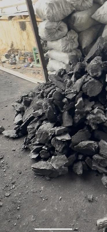 угли кислота: Древесный уголь в мешках - Фракция: крупная и средняя, ровные плотные — 2