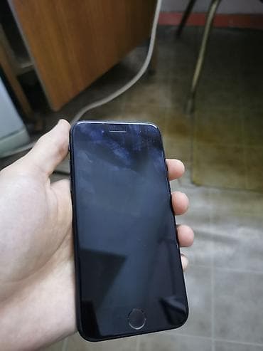 apple iphone 13: IPhone SE 2020, Б/у, 128 ГБ, Черный, Зарядное устройство, 74 % — 1