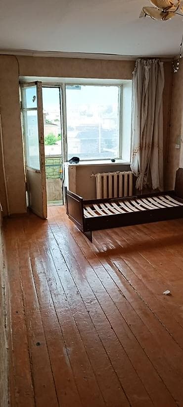 задаю: 1 комната, 41 м², 3 этаж, Старый ремонт — 5