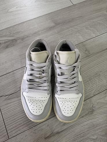 dunk low: Кеды Nike Air Jordan 1 Low (женские)
Размер 36.5 (23 см) 
Б/у — 3