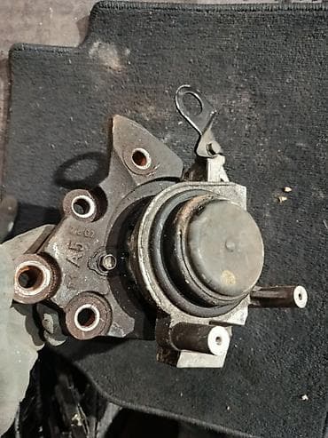 Детали двигателя и моторы в сборе: Подушка мотора Hyundai 2014 г., Оригинал — 2