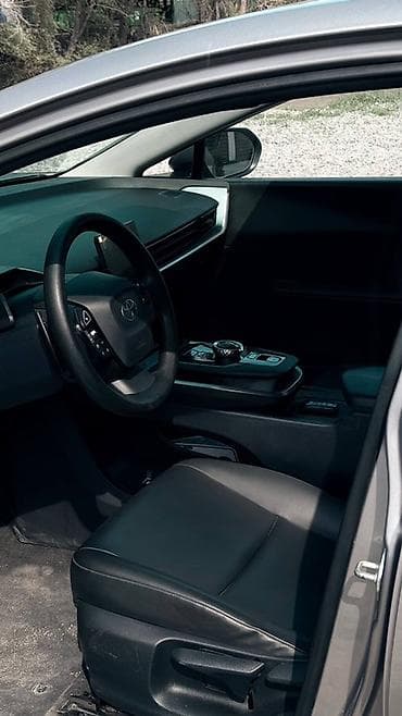 байди машина: Toyota bZ3: 2023 г., 1.5 л, Робот, Электромобиль, Седан — 7
