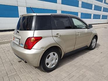 90: Toyota Ist: 2003 г., 1.3 л, Автомат, Бензин, Хэтчбэк — 5
