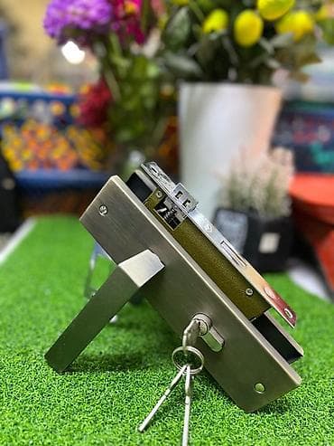 Врезной дверной замок с комплектом фурнитуры - Корпус замка под