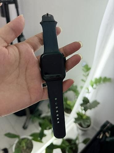 apple wathc: Продаю эпл вотч оригинал se 2серии коробка и оригинал зарядник в — 1