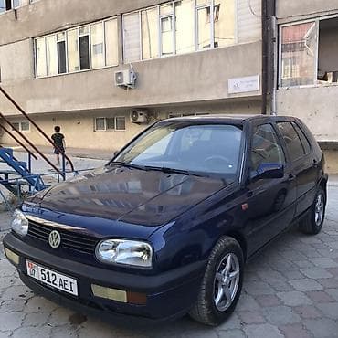 Унаа сатуу: Volkswagen Golf: 1997 г., 1.8 л, Кол менен иштөөчү, Бензин, Хетчбек — 1
