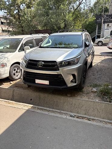 Toyota Highlander: 2019 г., 3.5 л, Автомат at lalafo.kg Toyota Highlander: 2019 г., 3.5 л, Автомат