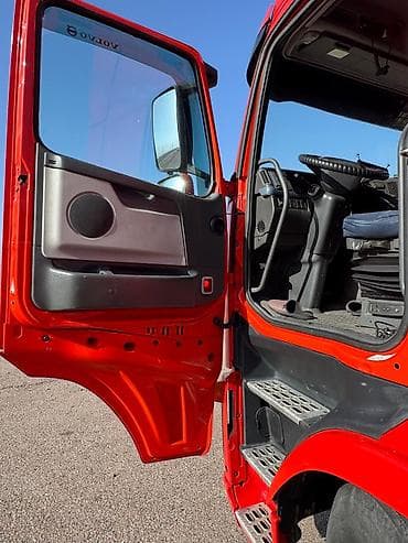 беларус 320: Тягач, Volvo, 2007 г., Без прицепа — 6