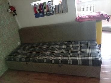 Прямой диван, Б/у — 1