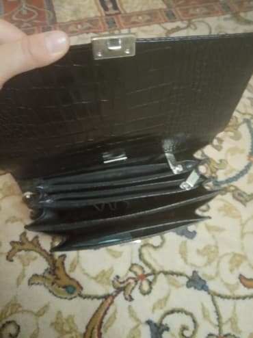 у настоящей женщины должна быть сумка из италии: Кожаная Сумка, Италия. покупала в плазе за 100$ — 2