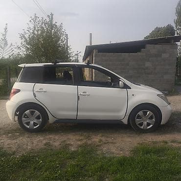 водный матор: Toyota Ist: 2002 г., 1.5 л, Автомат, Бензин, Хэтчбэк — 3