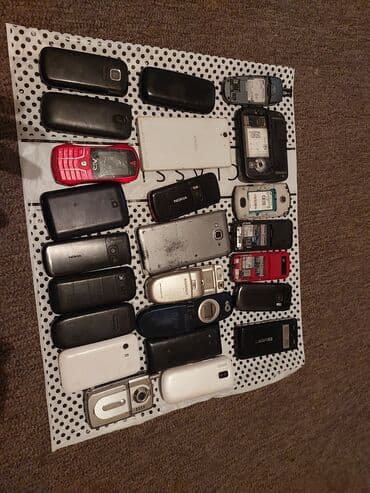 телефоны простушки: Коллекция кнопочных мобильных телефонов — набор из ~24 аппаратов — 2