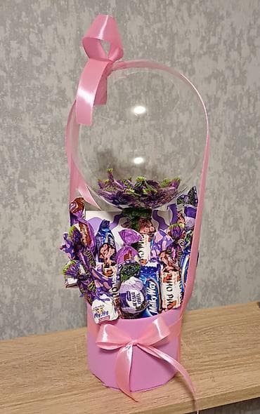 ары ящик: Подарочная композиция из конфет с прозрачным шаром-бокалом - — 3