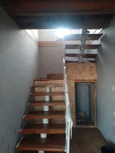 дом нижний орок: 54 м², 3 бөлмө, Брондолгон эшиктер, Унаа токтотуучу жай, Забор, тосулган — 2