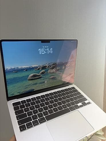 MacBook Air 13, чип M5, цвет silver, 16/512гб. АКБ 100%, циклы